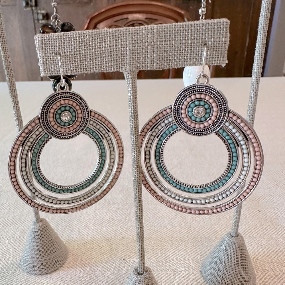 Contemporary Beaded Earring Set of 3 Pairs Dangling Black, White, Peach Bundle - Picture 9 of 9